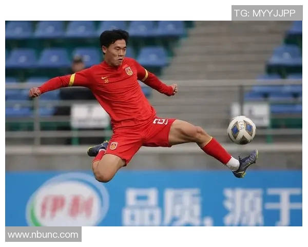 胡荷韬精彩抢断助力球队逆转成都蓉城遭遇意外失利 胡荷韬精彩抢断助力球队逆转成都蓉城遭遇意外失利