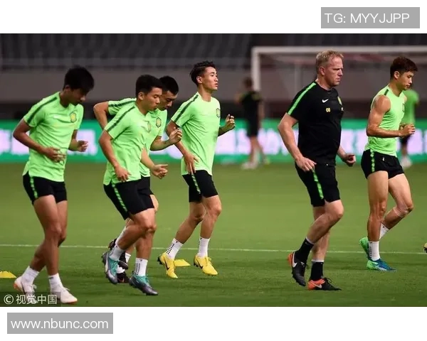 巴顿精彩助攻展现团队合作精神助力队友冲击胜利 巴顿精彩助攻展现团队合作精神助力队友冲击胜利