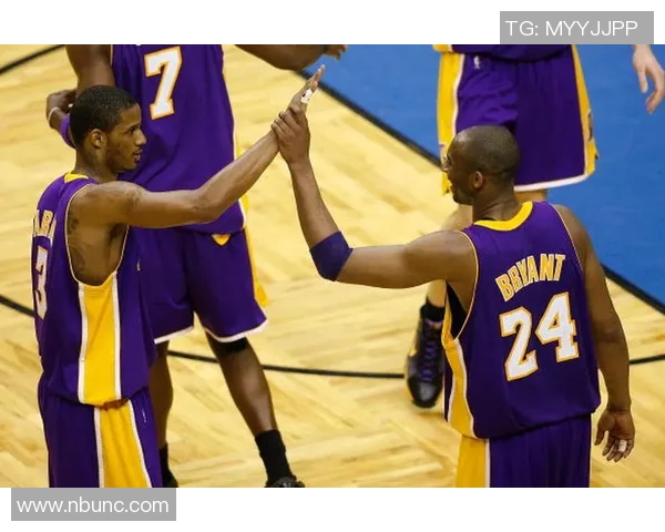 湖人明星球员赛后采访：队友默契十足，未来可期