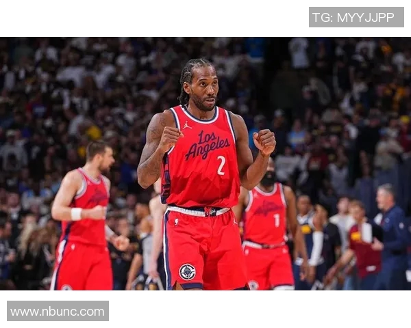 快船横扫太阳,强势晋级季后赛,冠军之路近在眼前 快船横扫太阳,强势晋级季后赛,冠军之路近在眼前